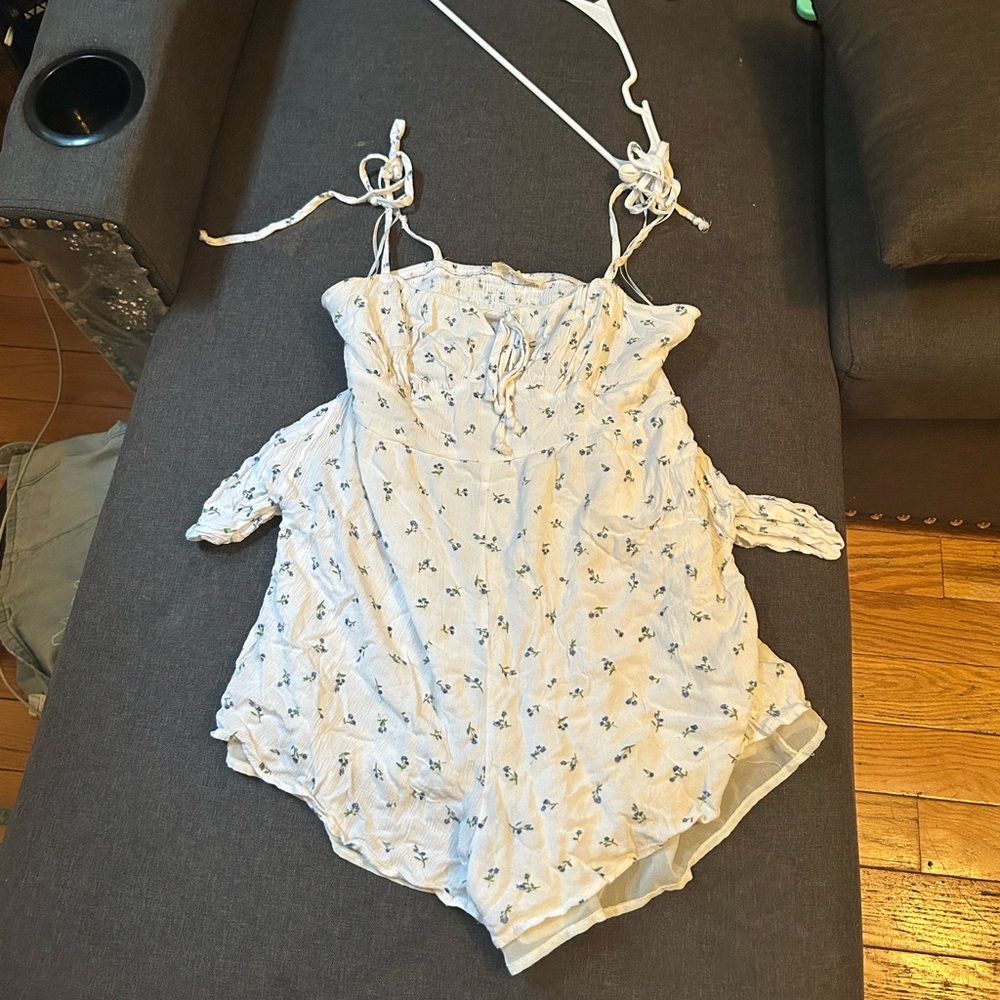 La Hearts White Textured Top